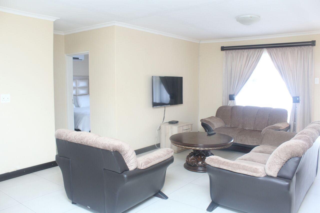 Mbopha Guest House Ulundi Exterior photo